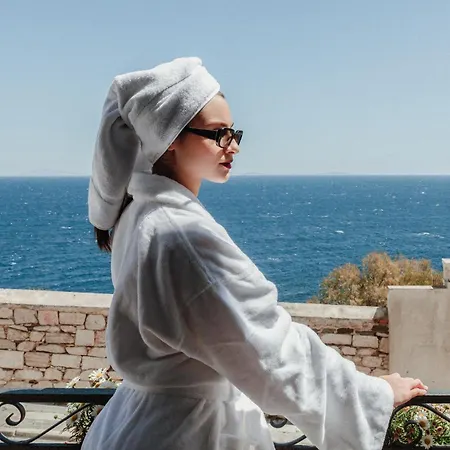 Pensionat The Hub Syros 3*