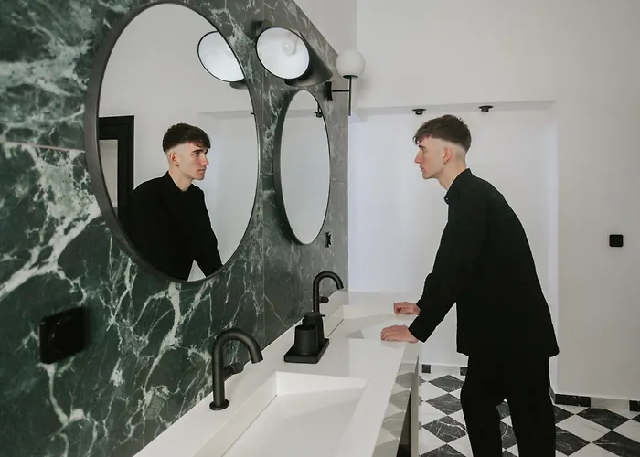 Pensionat The Hub Syros 3*